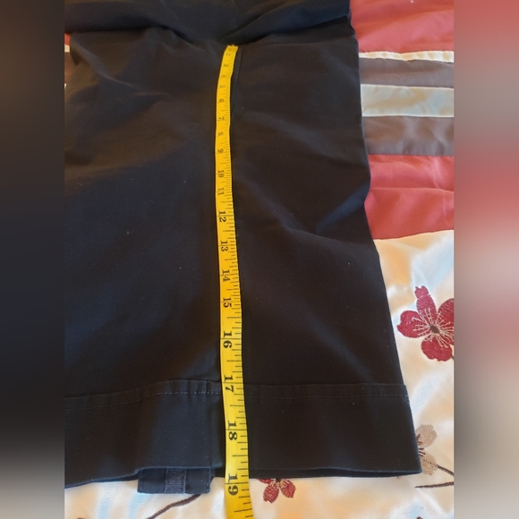 Gloria Vanderbilt Crop Cargo Pants! - Picture 10 of 11